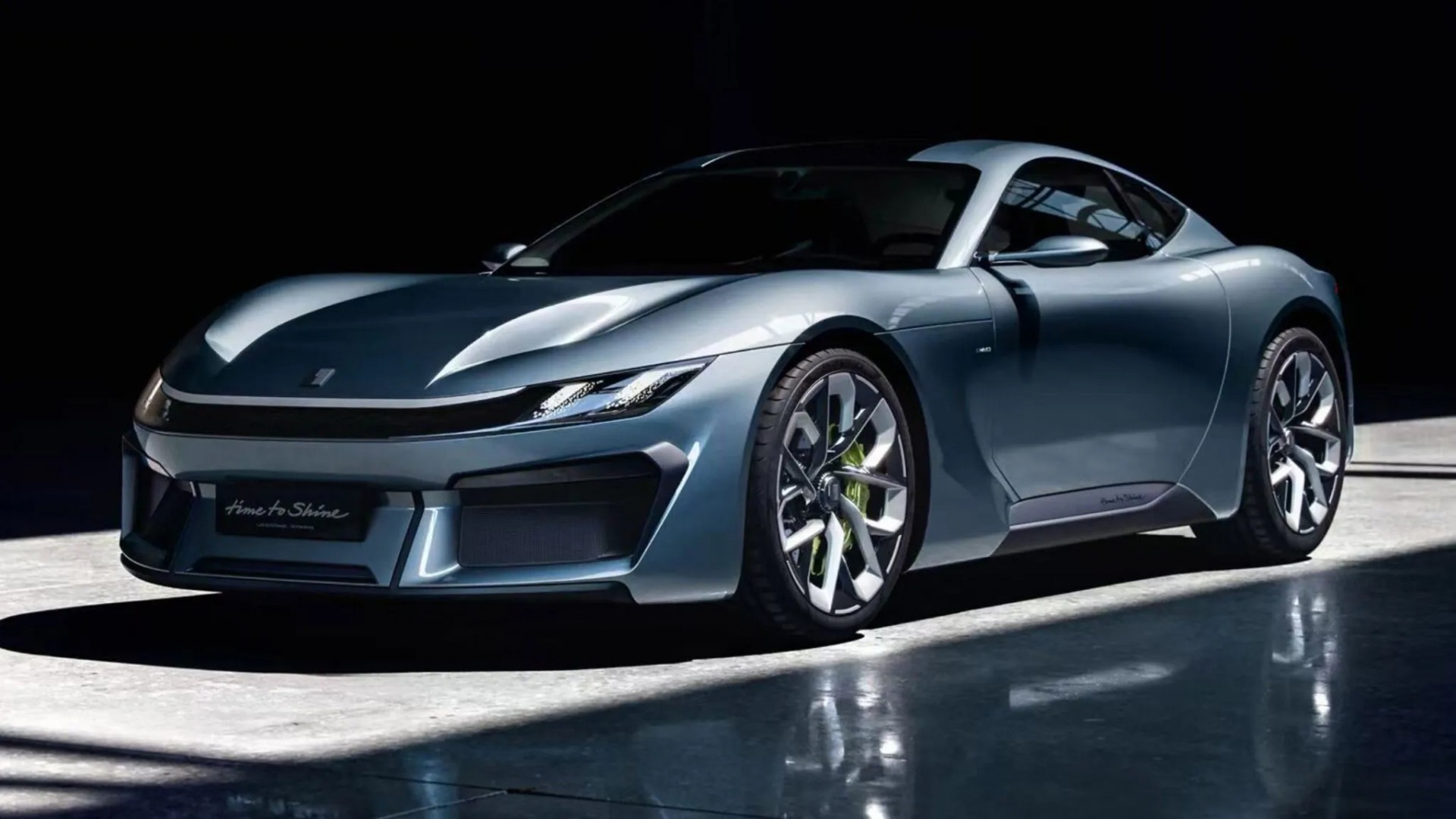 Siêu xe điện Lynk & Co GT Concept lộ diện, đặt mục tiêu tăng tốc 0-100 km/h trong 2 giây Phía trước của Lynk & Co GT Concept