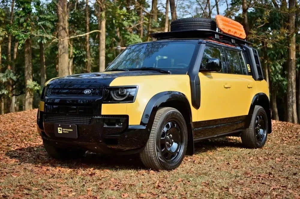 Land Rover Defender 110 Trophy Edition mở bán tại Việt Nam, giá gần 7,5 tỷ đồng Land Rover Defender 110 Trophy Edition mở bán tại Việt Nam, giá gần 7,5 tỷ đồng