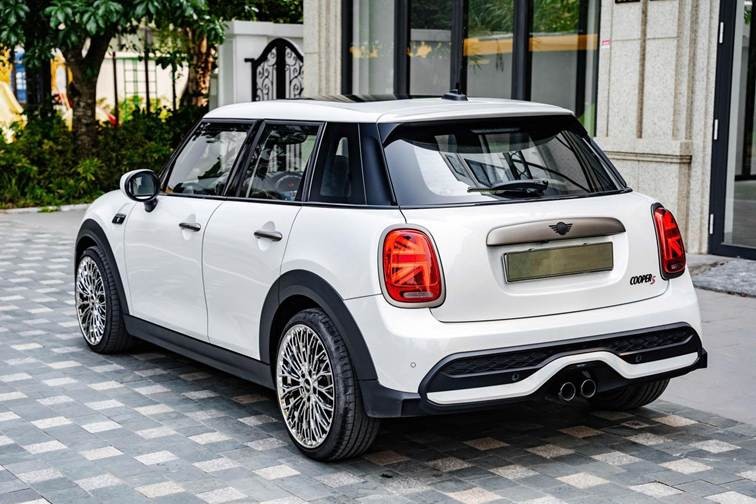 Mini Cooper Resolute 2023 'hàng hiếm' mất giá hơn 700 triệu đồng Mini Cooper Resolute 2023 'hàng hiếm' mất giá hơn 700 triệu đồng