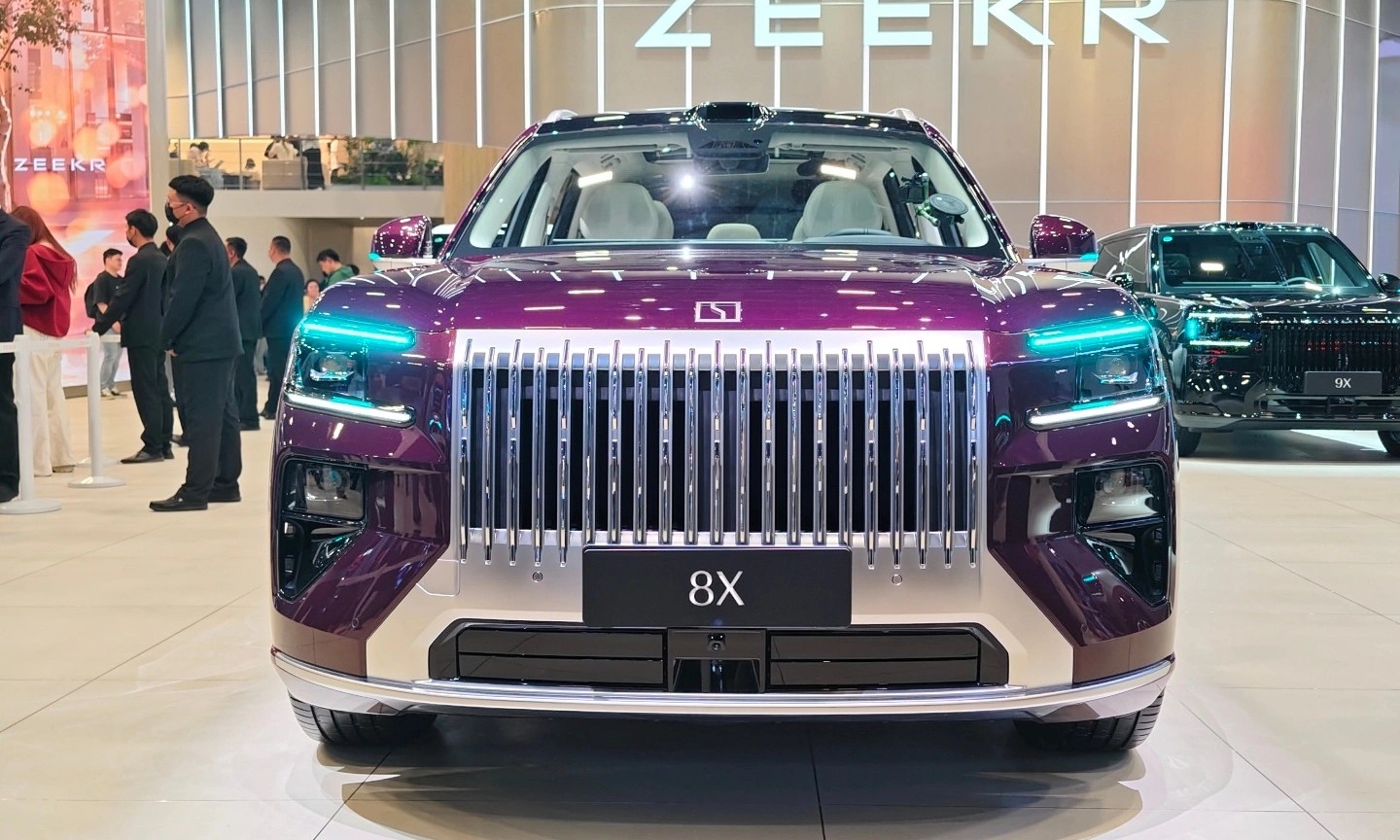 Zeekr 8X ra mắt với công nghệ hybrid mới, sạc nhanh 9 phút, tăng tốc dưới 3 giây Zeekr 8X ra mắt với công nghệ hybrid mới, sạc nhanh 9 phút, tăng tốc dưới 3 giây