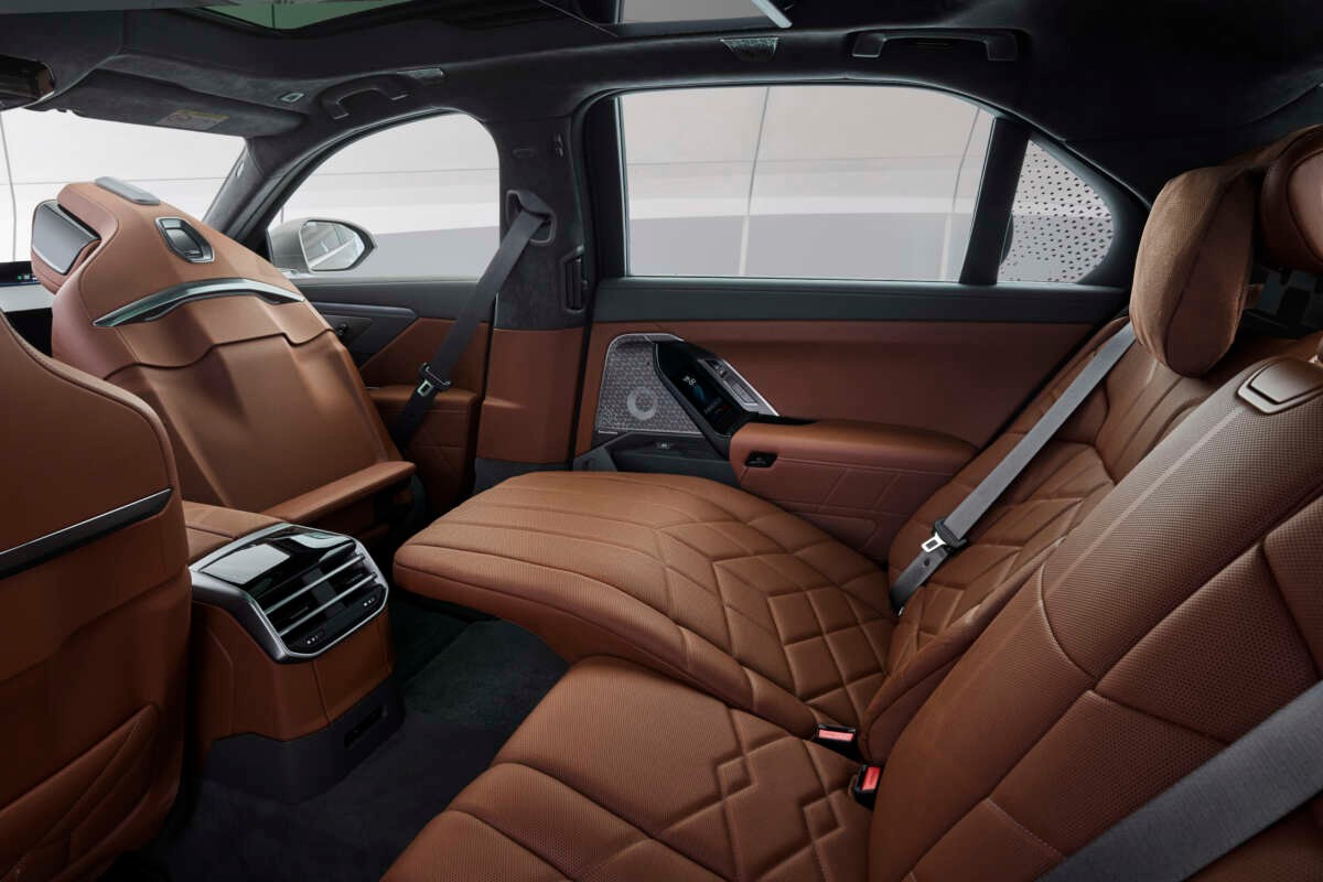 BMW 7 Series 2026 nâng cấp giữa vòng đời, bản điện i7 đi tới 708 km BMW 7 Series 2026 nâng cấp giữa vòng đời, bản điện i7 đi tới 708 km