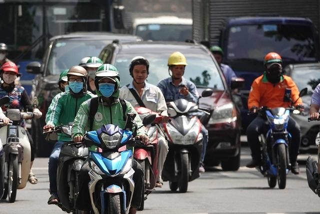 Hà Nội đề xuất hạn chế xe ôm chạy xăng trong vùng phát thải thấp