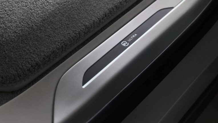 Range Rover SV Ultra ra mắt, khoang cabin như phòng thư giãn di động Range Rover SV Ultra ra mắt, khoang cabin như phòng thư giãn di động