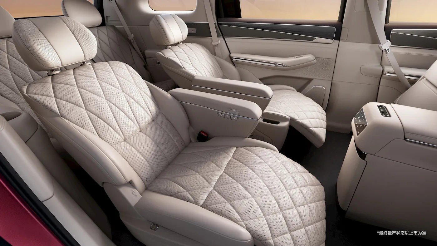 SUV cỡ lớn BYD Great Tang ra mắt công chúng ở Auto China 2026, nhận 30.000 đơn đặt hàng trong 24 giờ Hàng ghế thứ hai của BYD Great Tang