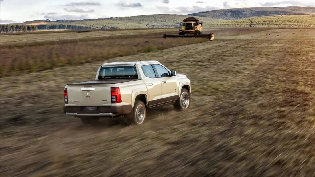 Mitsubishi Triton thêm bản cao cấp cho nhóm khách hàng nông nghiệp Mitsubishi Triton bản cao cấp ra mắt cho nhóm khách hàng nông nghiệp