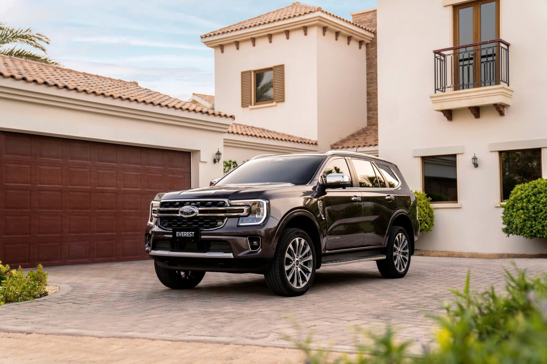Ford Everest 2026 máy xăng xuất hiện tại Hà Nội Ford Everest 2026 máy xăng xuất hiện tại Hà Nội