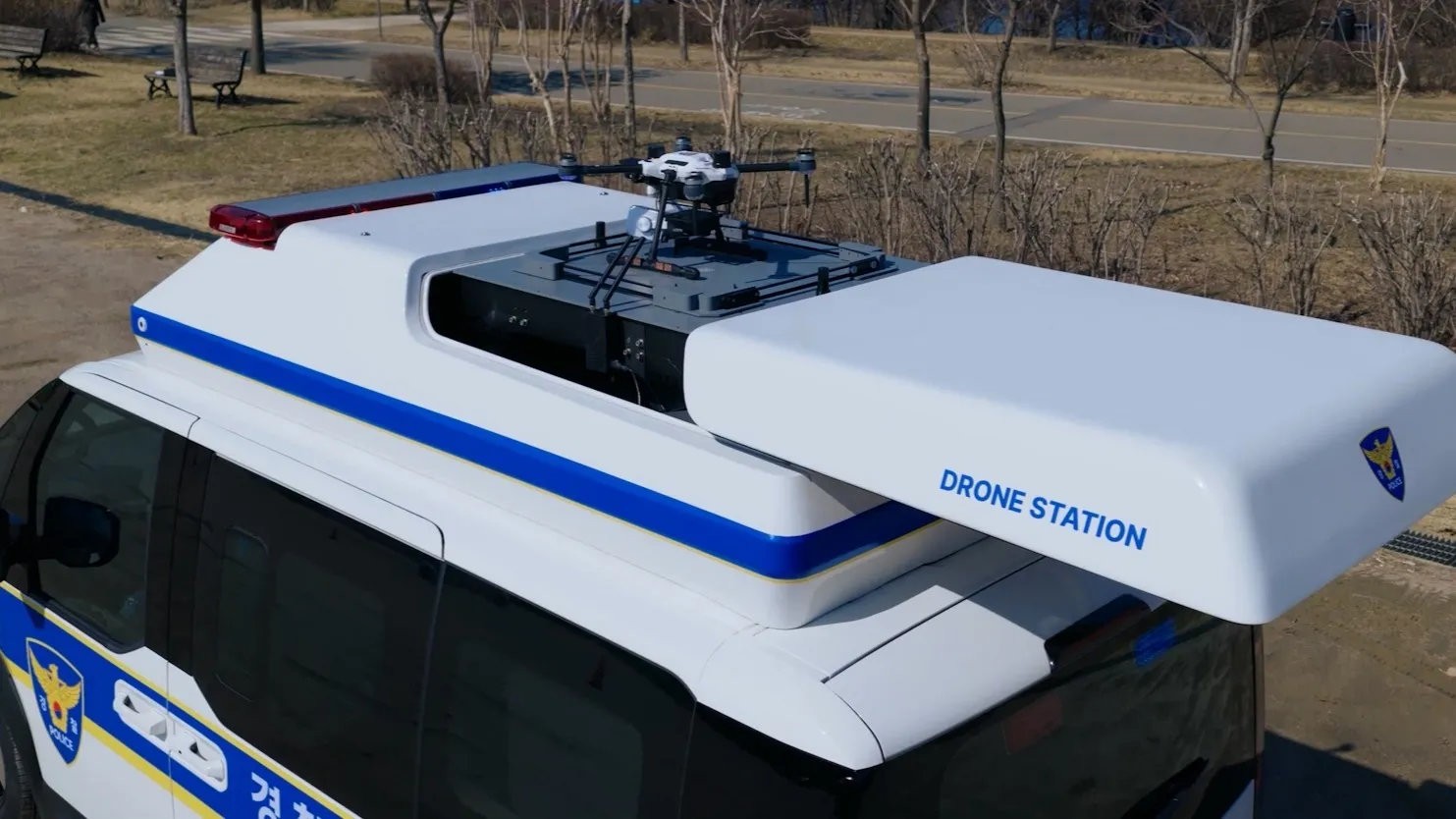 Kia ra mắt xe tuần tra điện trang bị AI và drone giám sát, thử nghiệm từ tháng 6/2026 Kia ra mắt xe tuần tra điện trang bị AI và drone giám sát, thử nghiệm từ tháng 6/2026