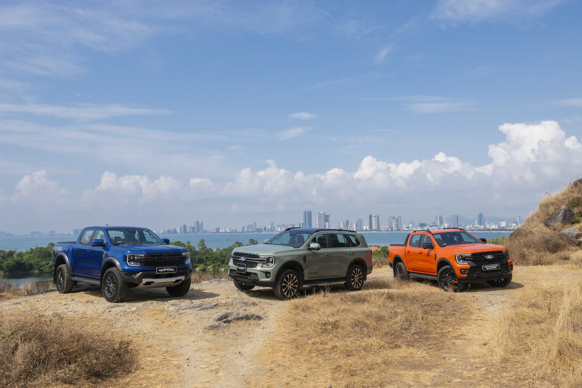 Ford Ranger Raptor 3.0L V6 ra mắt, giá 1,448 tỷ đồng Ford Ranger Raptor 3.0L V6 ra mắt, giá 1,448 tỷ đồng
