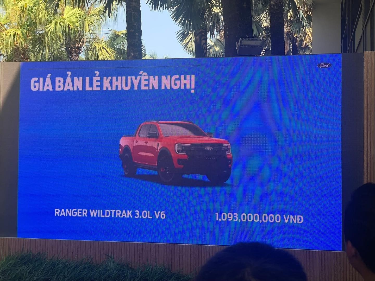 Ford Ranger Raptor 3.0L V6 ra mắt, giá 1,448 tỷ đồng Ford Ranger Raptor 3.0L V6 ra mắt, giá 1,448 tỷ đồng