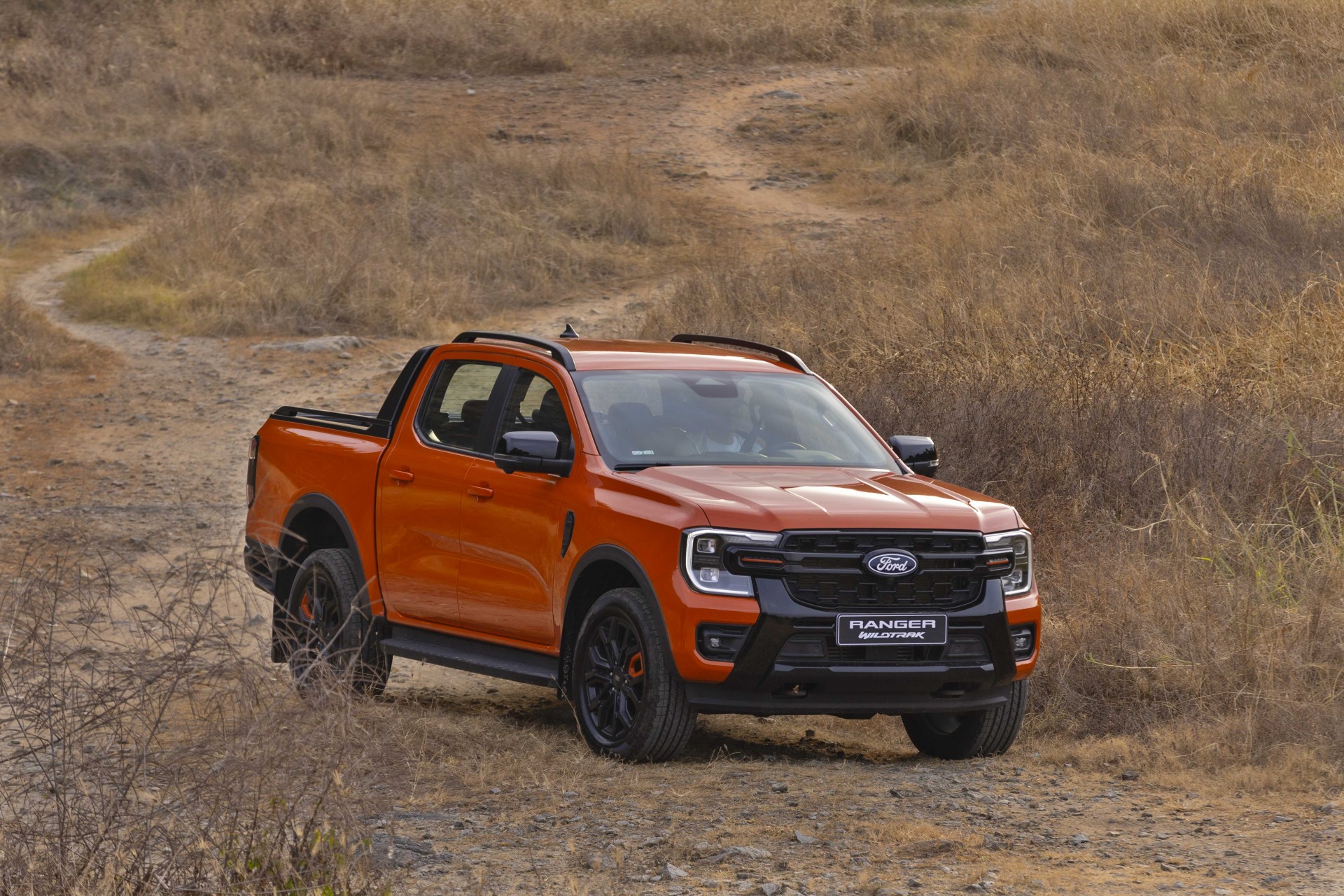 Ford Ranger Raptor 3.0L V6 ra mắt, giá 1,448 tỷ đồng Ford Ranger Raptor 3.0L V6 ra mắt, giá 1,448 tỷ đồng