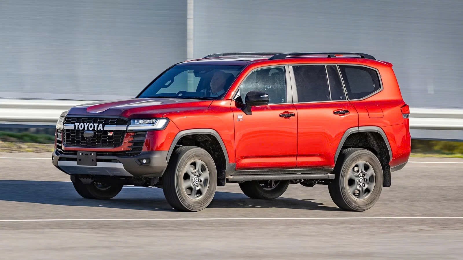 Toyota Land Cruiser hybrid mở bán, động cơ V6 tăng áp kép Toyota Land Cruiser hybrid mở bán, động cơ V6 tăng áp kép