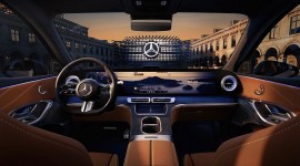 Mercedes-Benz 'quay xe' đưa phím bấm vật lý trở lại khoang lái xe điện