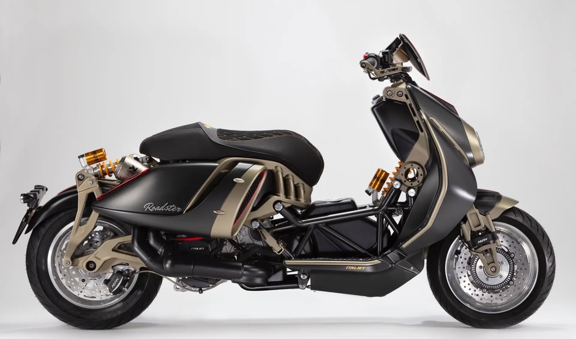 Italjet Roadster 400 Limited Edition sắp về Việt Nam, giá ngang ô tô cỡ nhỏ Italjet Roadster 400 Limited Edition sắp về Việt Nam, giá ngang ô tô cỡ nhỏ