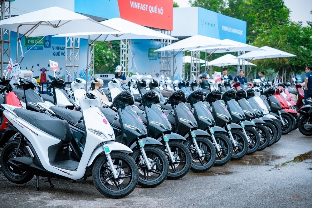 Thị trường xe máy Việt Nam tăng mạnh, xe xăng vẫn dẫn dắt nhưng xe điện tạo áp lực mới Thị trường xe máy Việt Nam tăng mạnh, xe xăng vẫn dẫn dắt nhưng xe điện tạo áp lực mới