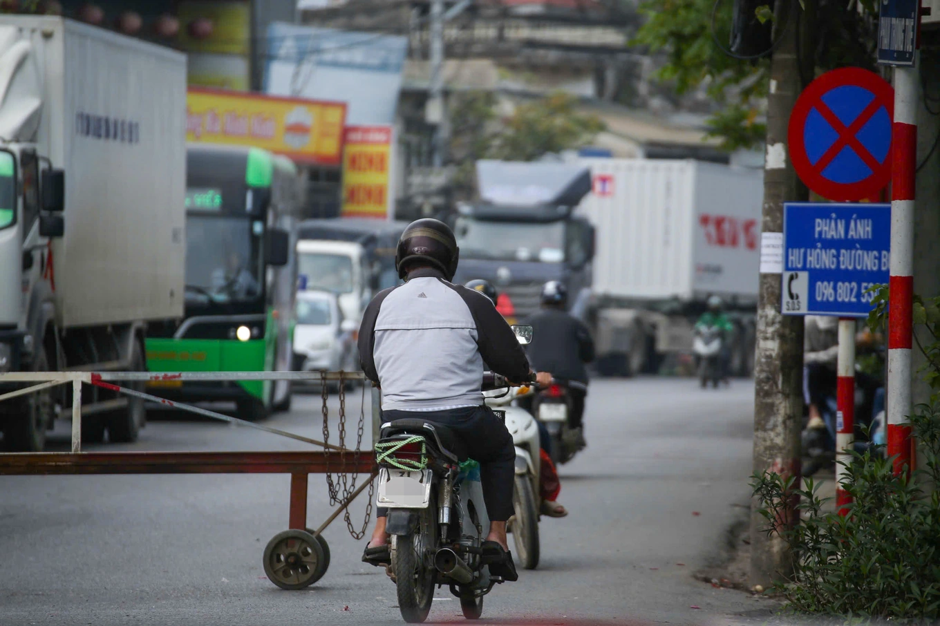 Tình trạng giao thông đáng báo động: Vượt rào đường sắt gây hậu quả nghiêm trọng