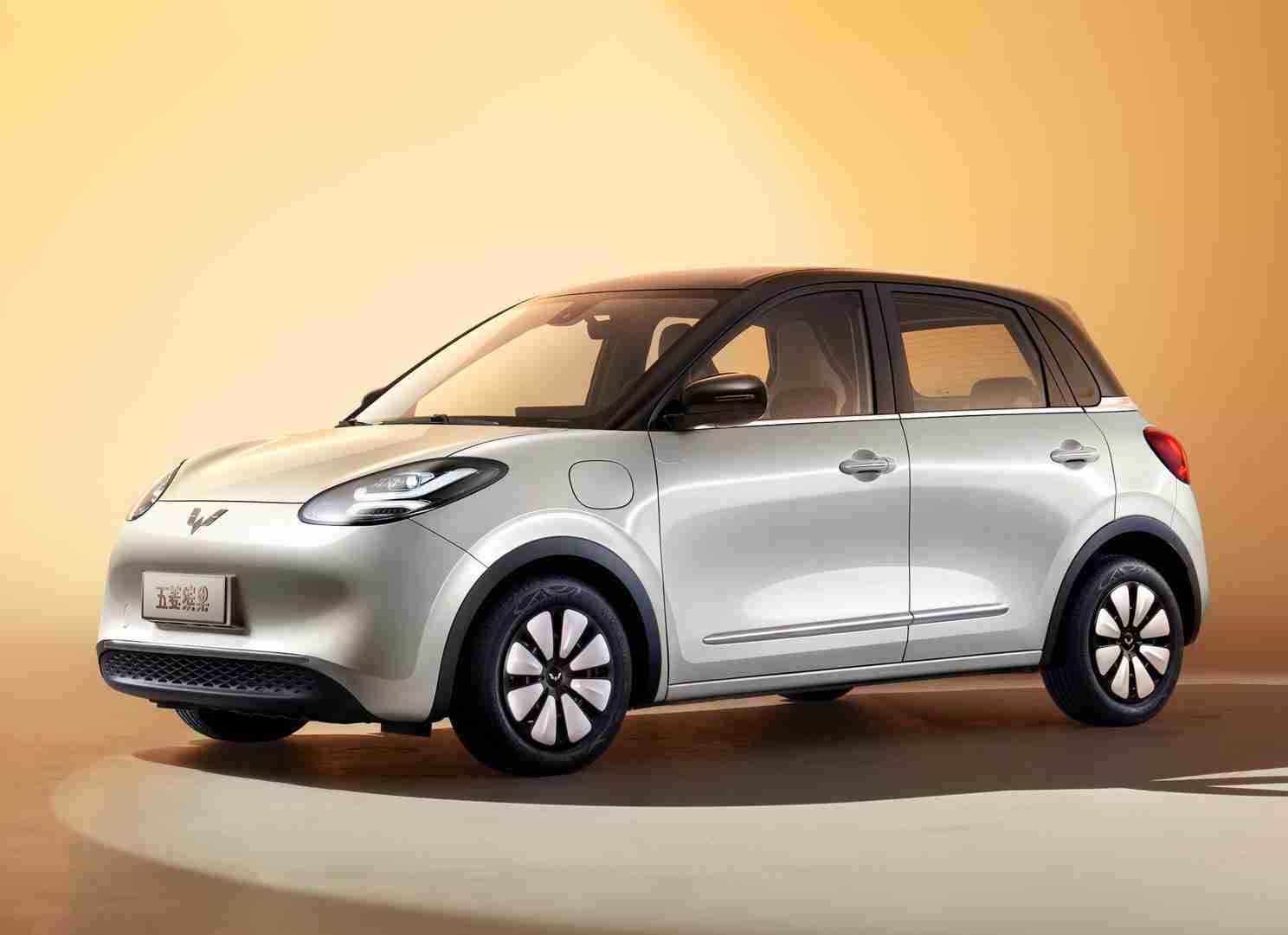 Xe điện giá rẻ Wuling Bingo EV bỗng nhiên bốc cháy khi đang đỗ, thiêu rụi đầu xe Xe điện giá rẻ Wuling Bingo EV bỗng nhiên bốc cháy khi đang đỗ, thiêu rụi đầu xe