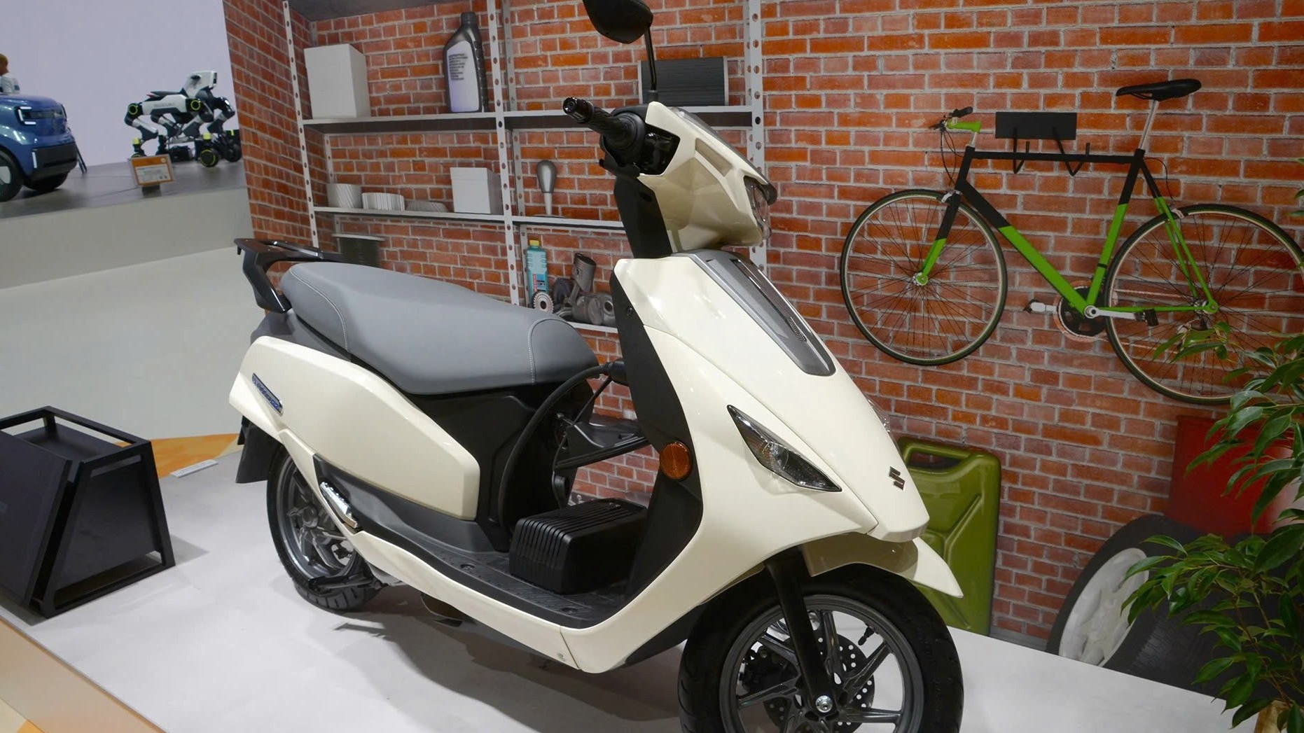 Xem trước xe máy điện Suzuki e-Address sắp ra mắt Việt Nam