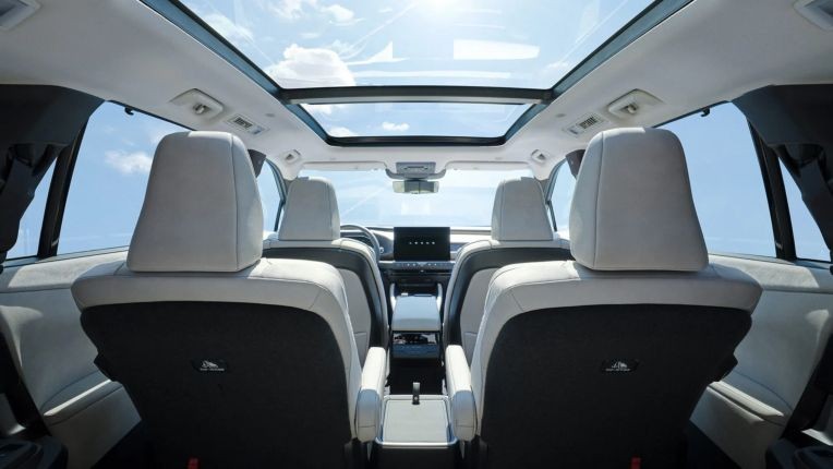 Lexus TZ ra mắt, SUV điện ba hàng ghế mở hướng đi mới cho xe sang Nhật Lexus TZ ra mắt, SUV điện ba hàng ghế mở hướng đi mới cho xe sang Nhật