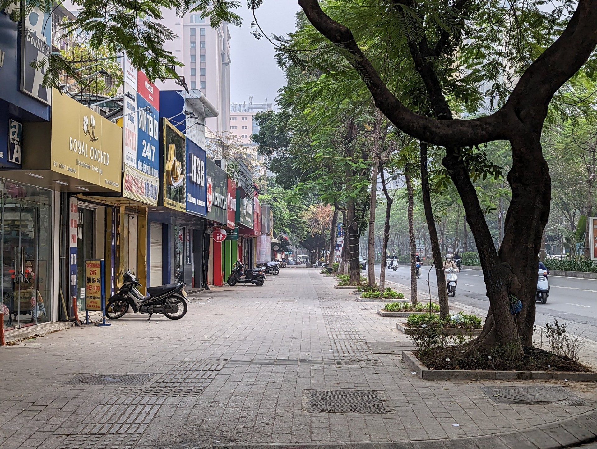 Hà Nội dự kiến thu phí vỉa hè tối đa 400.000 đồng mỗi m² Hà Nội dự kiến thu phí vỉa hè tối đa 400.000 đồng mỗi m²
