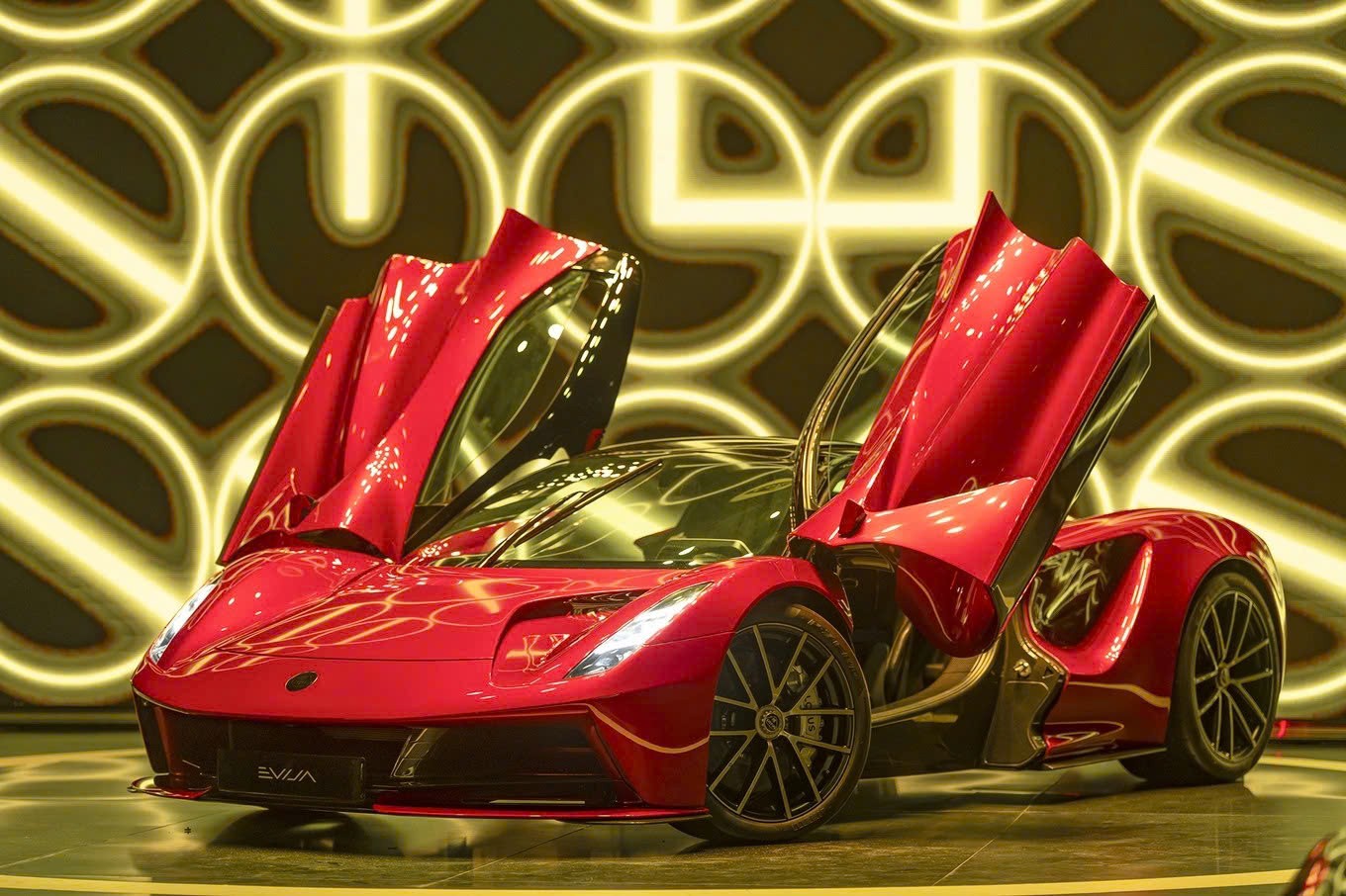 Lotus ra mắt 4 xe thể thao, giá cao nhất gần 13 tỷ Lotus ra mắt 4 xe thể thao, giá cao nhất gần 13 tỷ