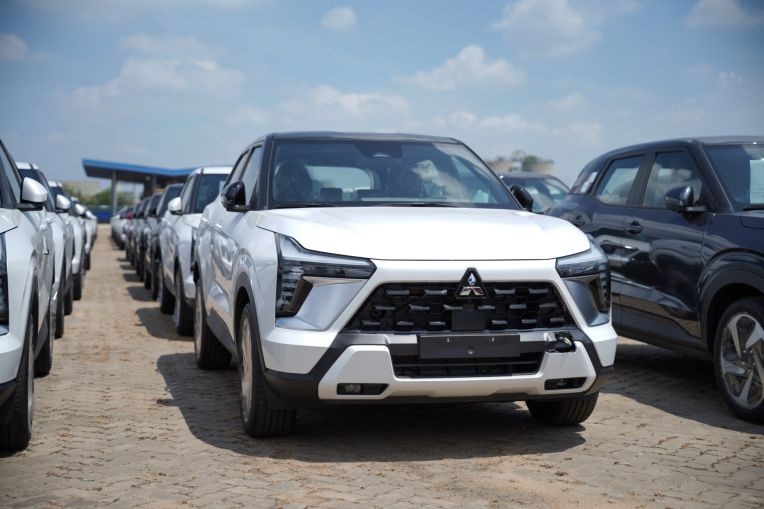 Mitsubishi Xforce 2026 ra mắt, giá từ 605 triệu đồng, thêm bản Luxury Mitsubishi Xforce 2026 ra mắt, giá từ 605 triệu đồng, thêm bản Luxury