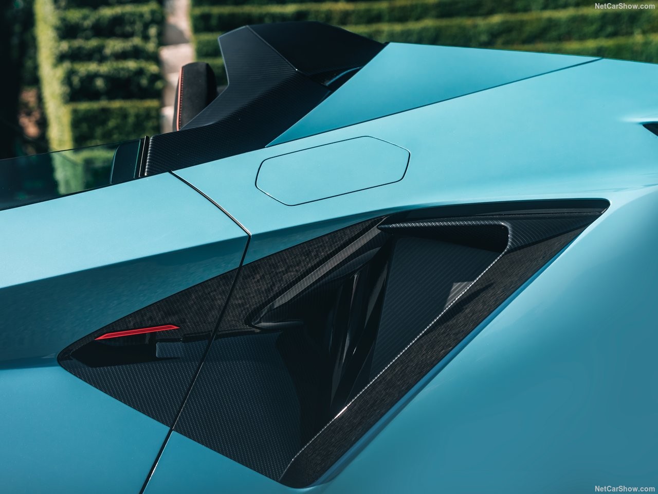 Lamborghini Fenomeno Roadster: Siêu xe mui trần phiên bản giới hạn trình làng Lamborghini Fenomeno Roadster: Siêu xe mui trần phiên bản giới hạn trình làng