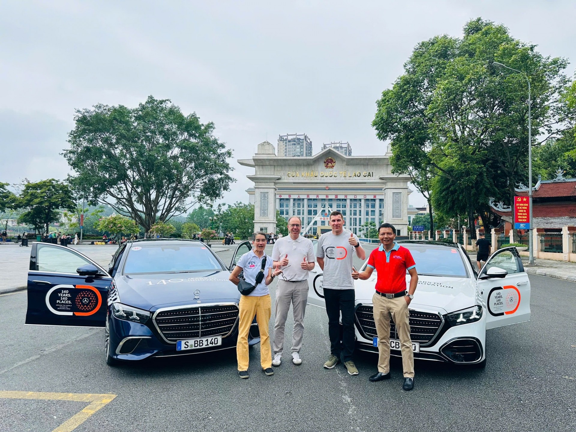 Đoàn xe hành trình toàn cầu kỷ niệm 140 năm Mercedes-Benz đến Việt Nam Đoàn xe hành trình toàn cầu kỷ niệm 140 năm Mercedes-Benz đến Việt Nam