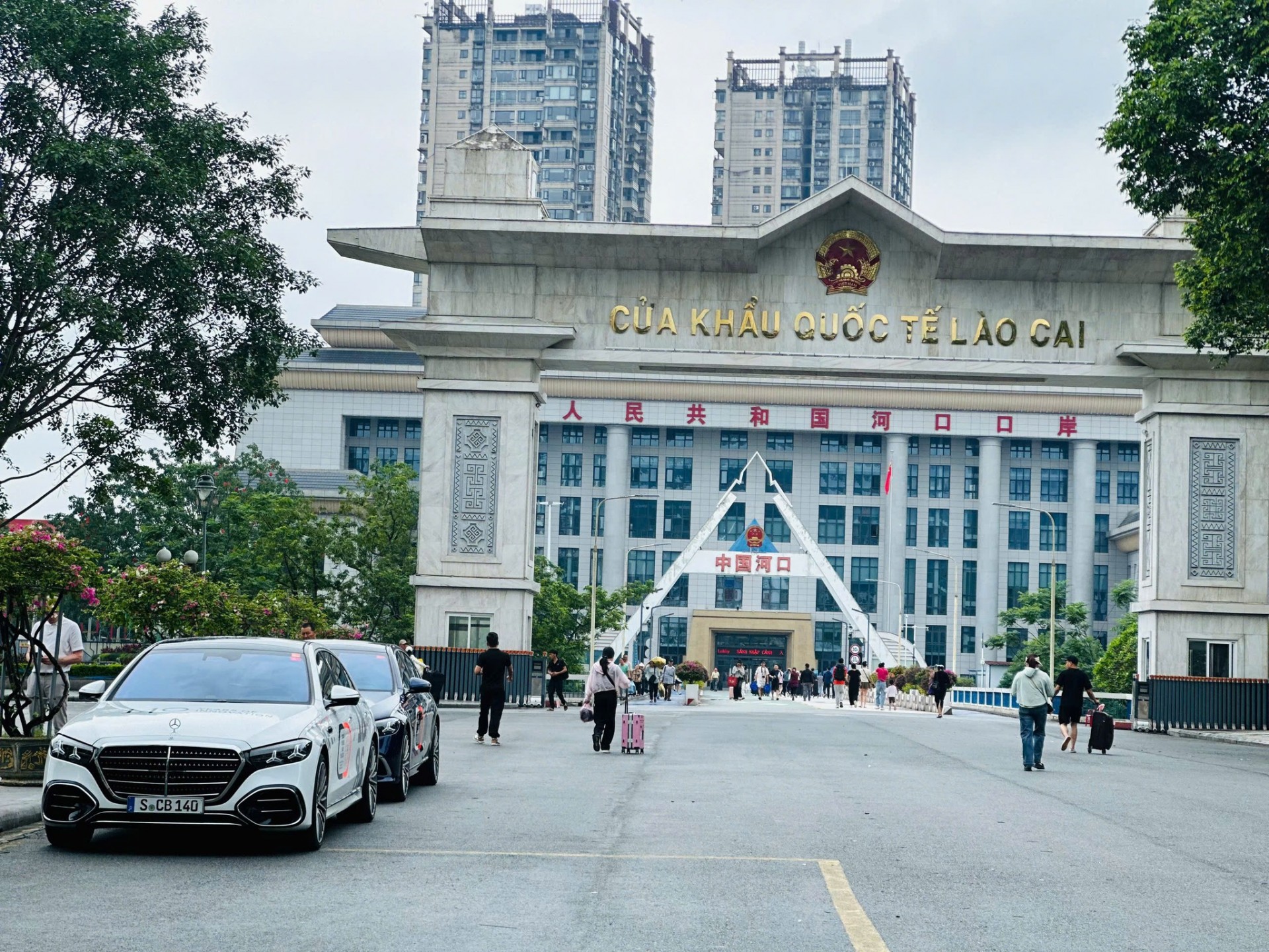 Đoàn xe hành trình toàn cầu kỷ niệm 140 năm Mercedes-Benz đến Việt Nam Đoàn xe hành trình toàn cầu kỷ niệm 140 năm Mercedes-Benz đến Việt Nam