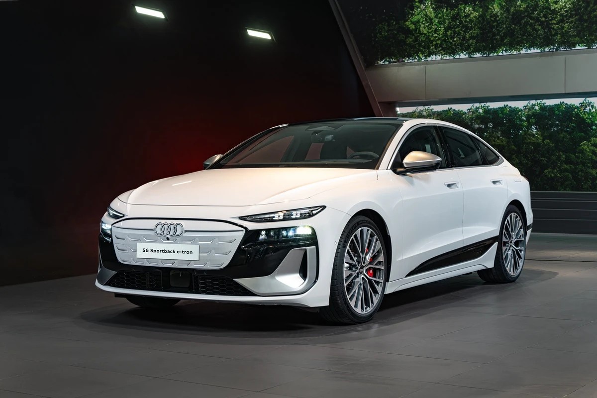 Audi S6 Sportback e tron ra mắt Việt Nam, xe điện thể thao giá từ 4,199 tỷ đồng Audi S6 Sportback e tron ra mắt Việt Nam, xe điện thể thao giá từ 4,199 tỷ đồng