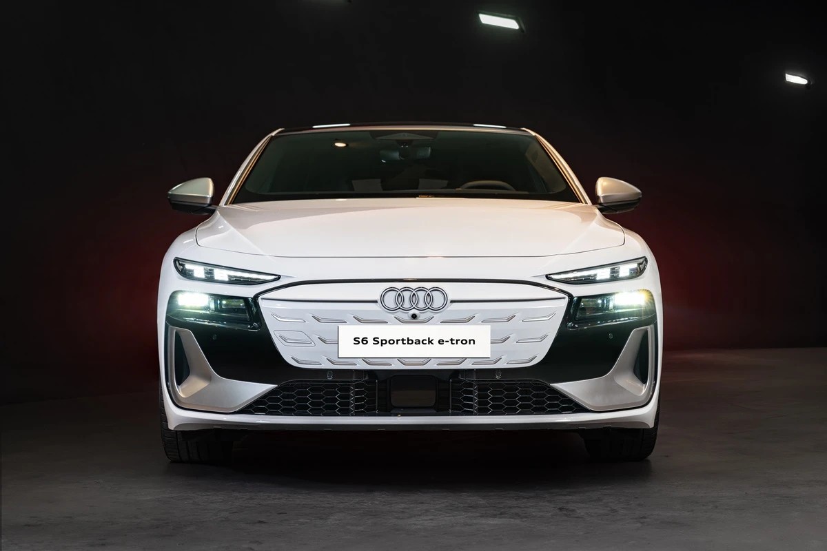 Audi S6 Sportback e-tron ra mắt Việt Nam, xe điện thể thao giá từ 4,199 tỷ đồng Audi S6 Sportback e-tron ra mắt Việt Nam, xe điện thể thao giá từ 4,199 tỷ đồng