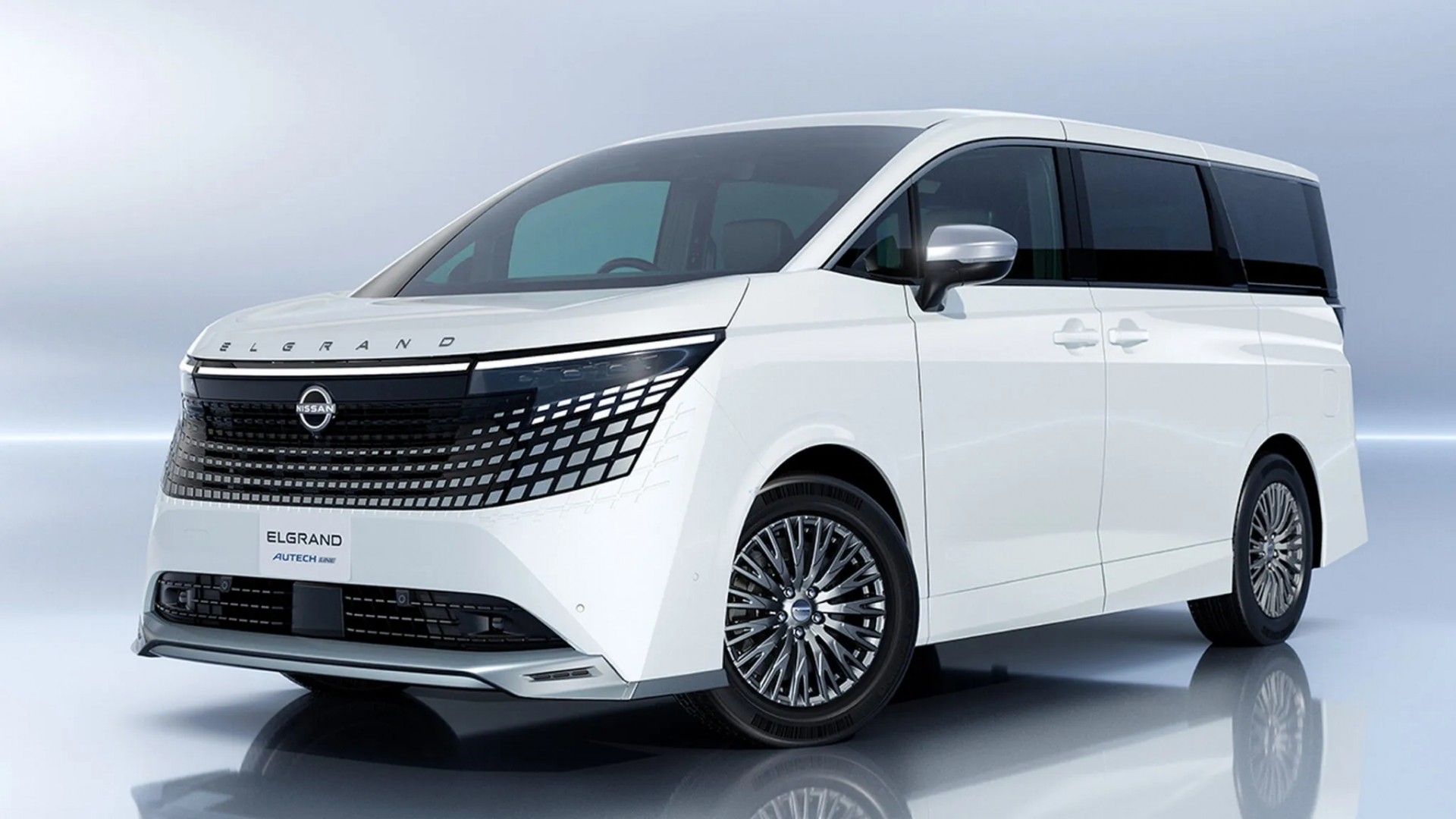 Nissan Elgrand Autech trình diện, sẵn sàng đấu Toyota Alphard ở phân khúc MPV cao cấp Nissan Elgrand Autech trình diện, sẵn sàng đấu Toyota Alphard ở phân khúc MPV cao cấp