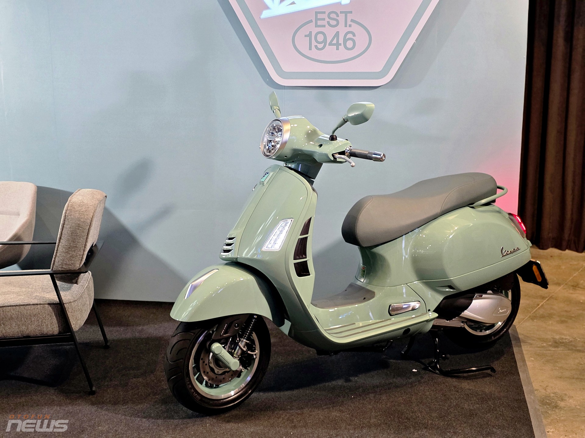 Bộ sưu tập Vespa 80 năm ra mắt, thêm bản Sprint 180 mới Bộ sưu tập Vespa 80 năm ra mắt, thêm bản Sprint 180 mới