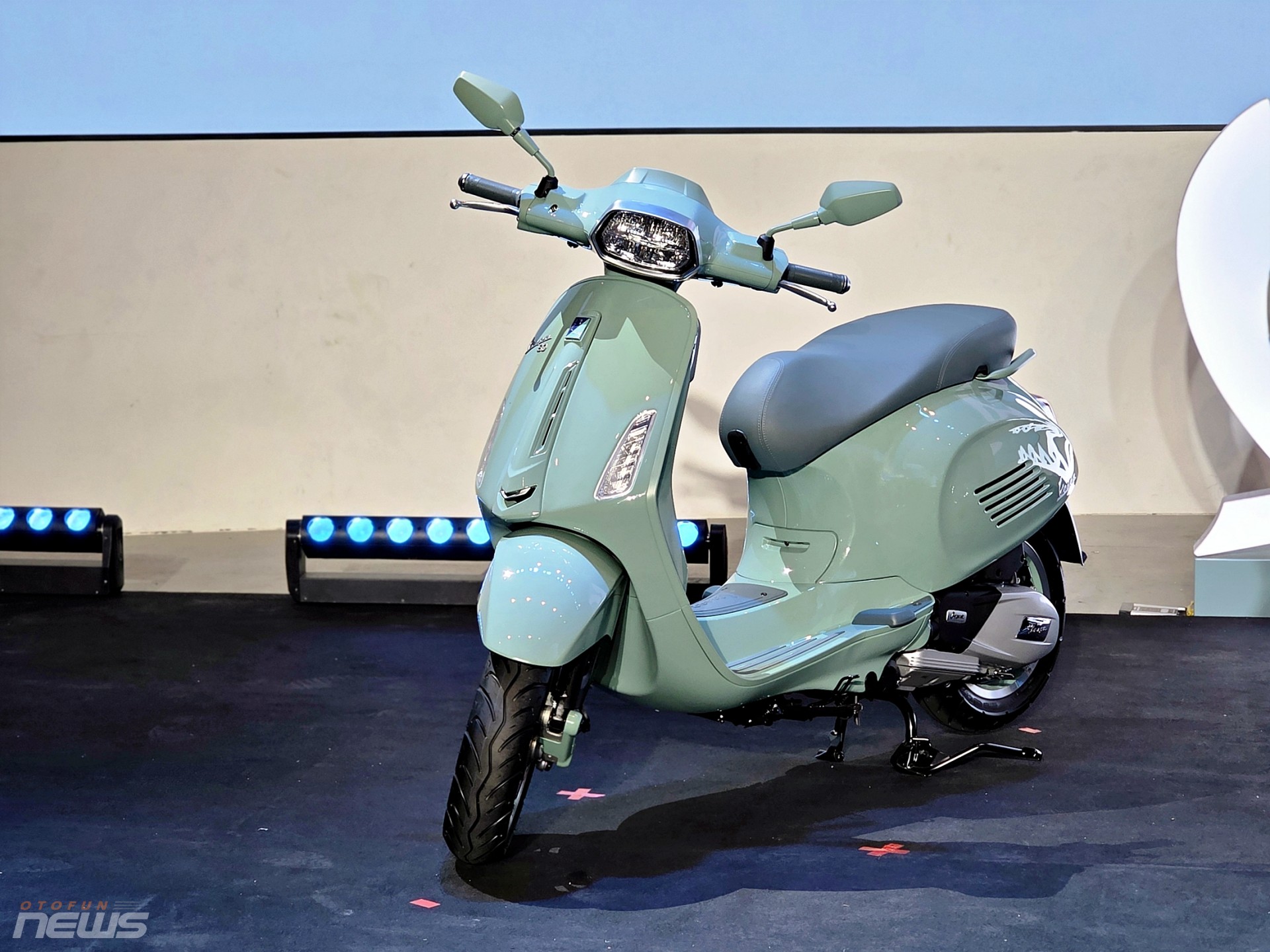 Bộ sưu tập Vespa 80 năm ra mắt, thêm bản Sprint 180 mới Bộ sưu tập Vespa 80 năm ra mắt, thêm bản Sprint 180 mới
