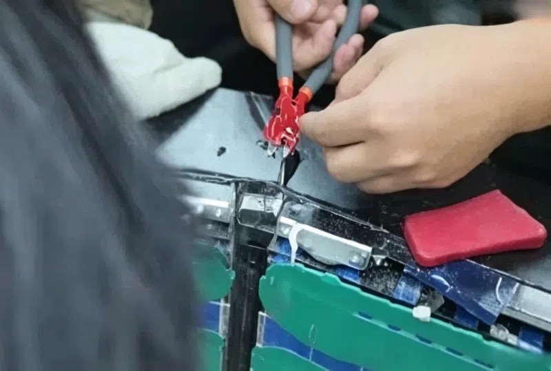 Pin BYD Blade 2.0 trải qua màn Pin BYD Blade 2.0 trải qua màn