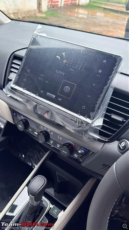 Honda City 2026 facelift lộ nội thất không che, màn hình lớn, phanh tay cơ Honda City 2026 facelift lộ nội thất không che, màn hình lớn, phanh tay cơ