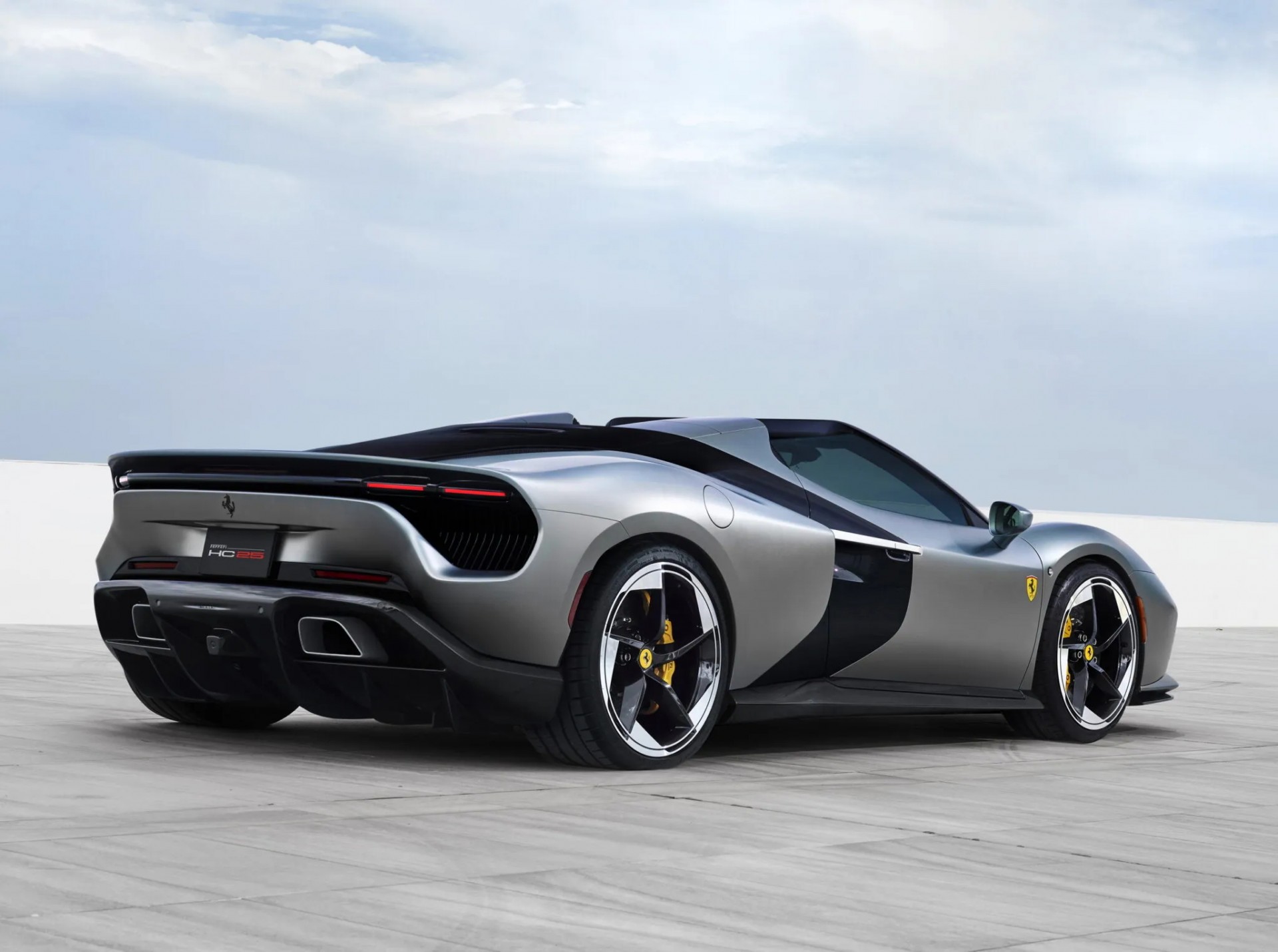 Ferrari HC25 ra mắt: Siêu xe độc bản tri ân kỷ nguyên V8 không hybrid của hãng Ý Phía sau của Ferrari HC25