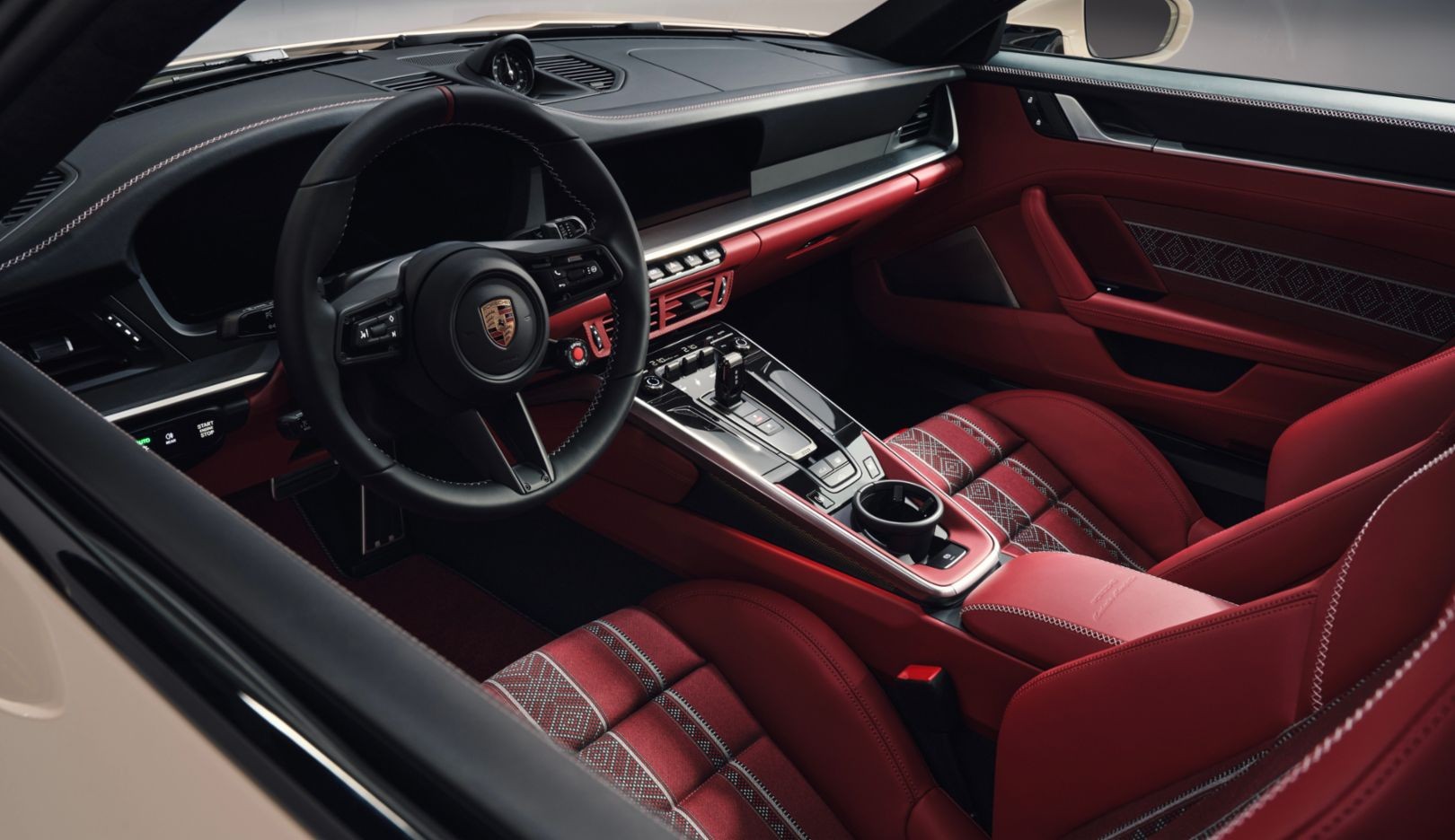 Porsche 911 Turbo S Sadu Edition trình làng, giới hạn 20 chiếc độc quyền tại Kuwait Porsche 911 Turbo S Sadu Edition trình làng, giới hạn 20 chiếc độc quyền tại Kuwait