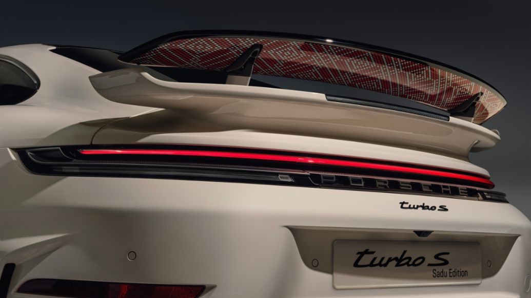 Porsche 911 Turbo S Sadu Edition trình làng, giới hạn 20 chiếc độc quyền tại Kuwait Porsche 911 Turbo S Sadu Edition trình làng, giới hạn 20 chiếc độc quyền tại Kuwait