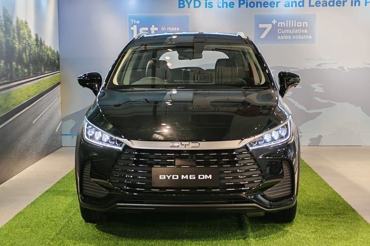 BYD M6 có thêm bản PHEV, tiết kiệm nhiên liệu hơn chỉ 1,5 lít/100 km BYD M6 có thêm bản PHEV, tiết kiệm nhiên liệu hơn chỉ 1,5 lít/100 km