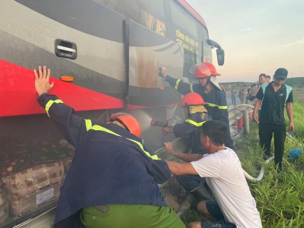 Tổng hợp tin tức tai nạn giao thông mới nhất ngày hôm nay 25/5/2026 Tổng hợp tin tức tai nạn giao thông mới nhất ngày hôm nay 25/5/2026