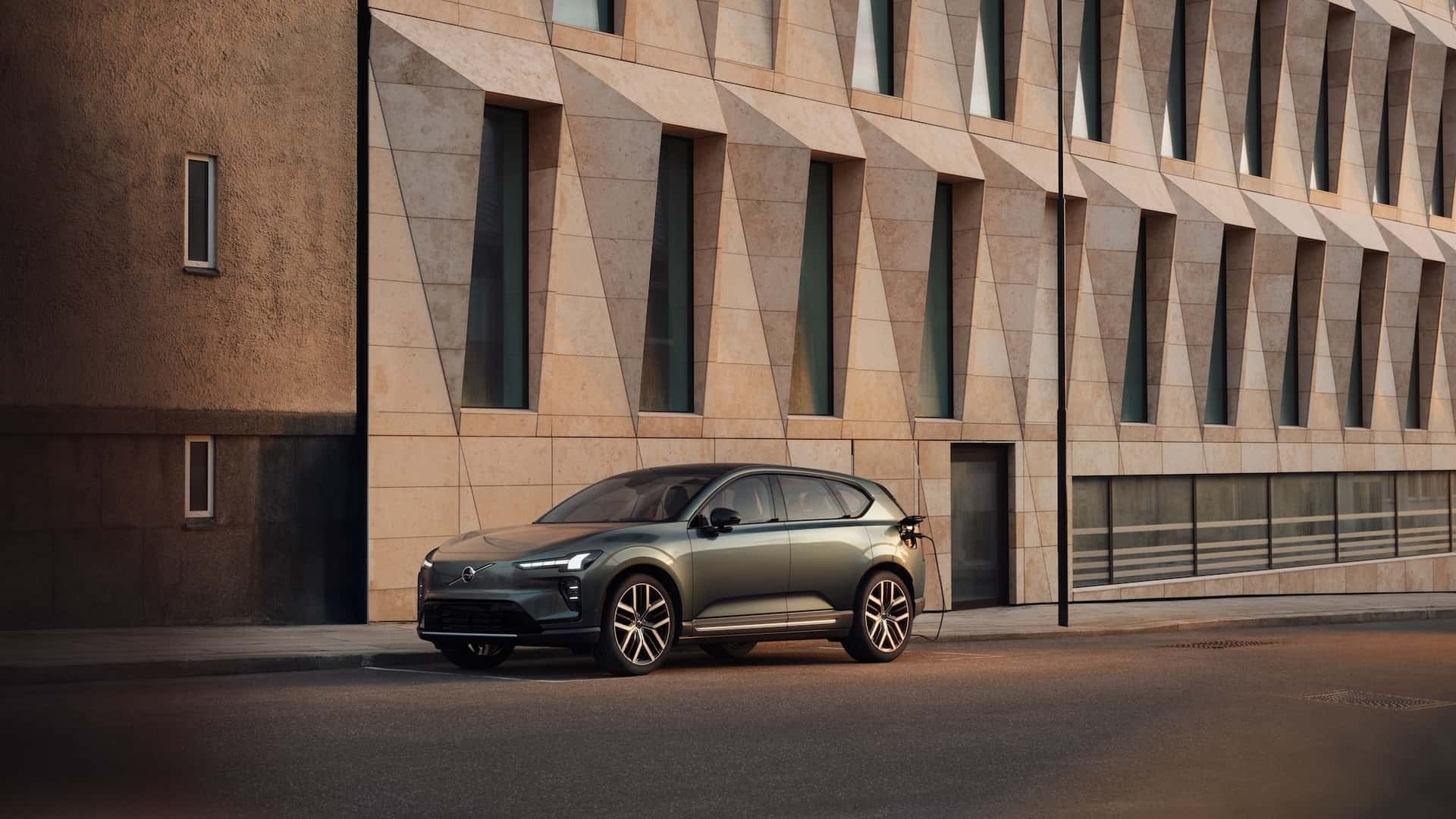 Volvo EX60 có thể “nhìn” đường phố, Volvo EX60 2027