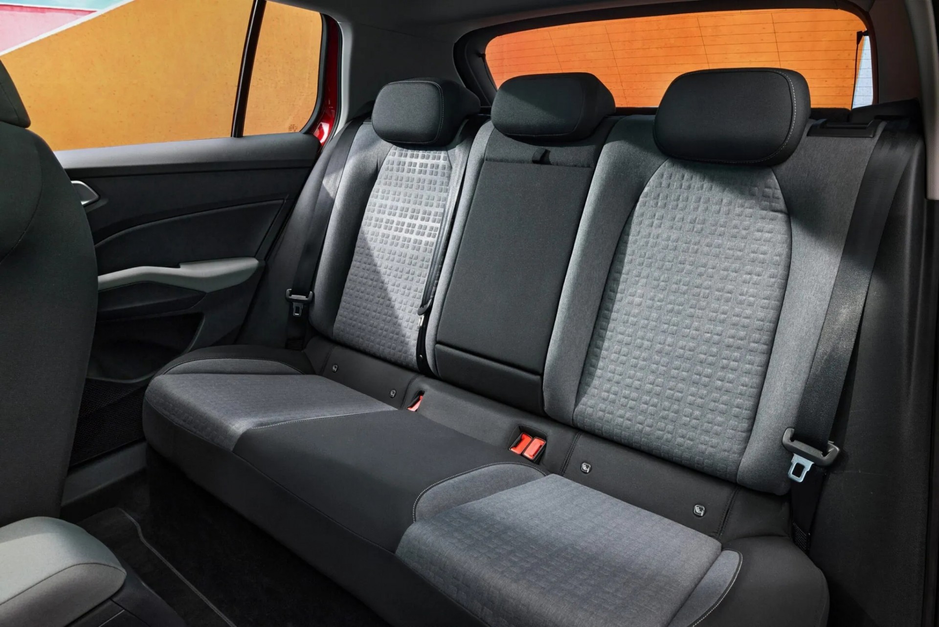 SUV điện nhỏ con mà thực dụng Skoda Epiq 2026 bắt đầu cho đặt hàng Hàng ghế sau của Skoda Epiq 2026
