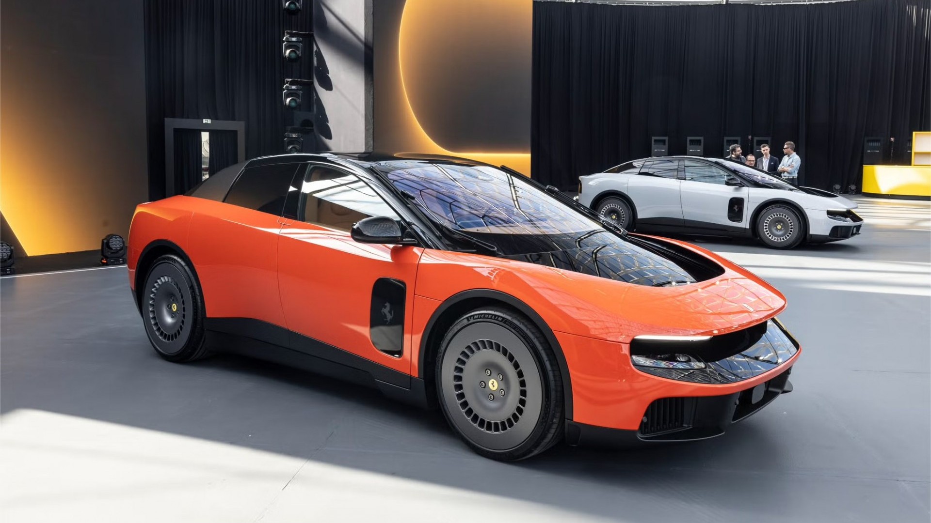Ferrari Luce ra mắt: Phép thử lớn của Ferrari với xe điện hạng sang