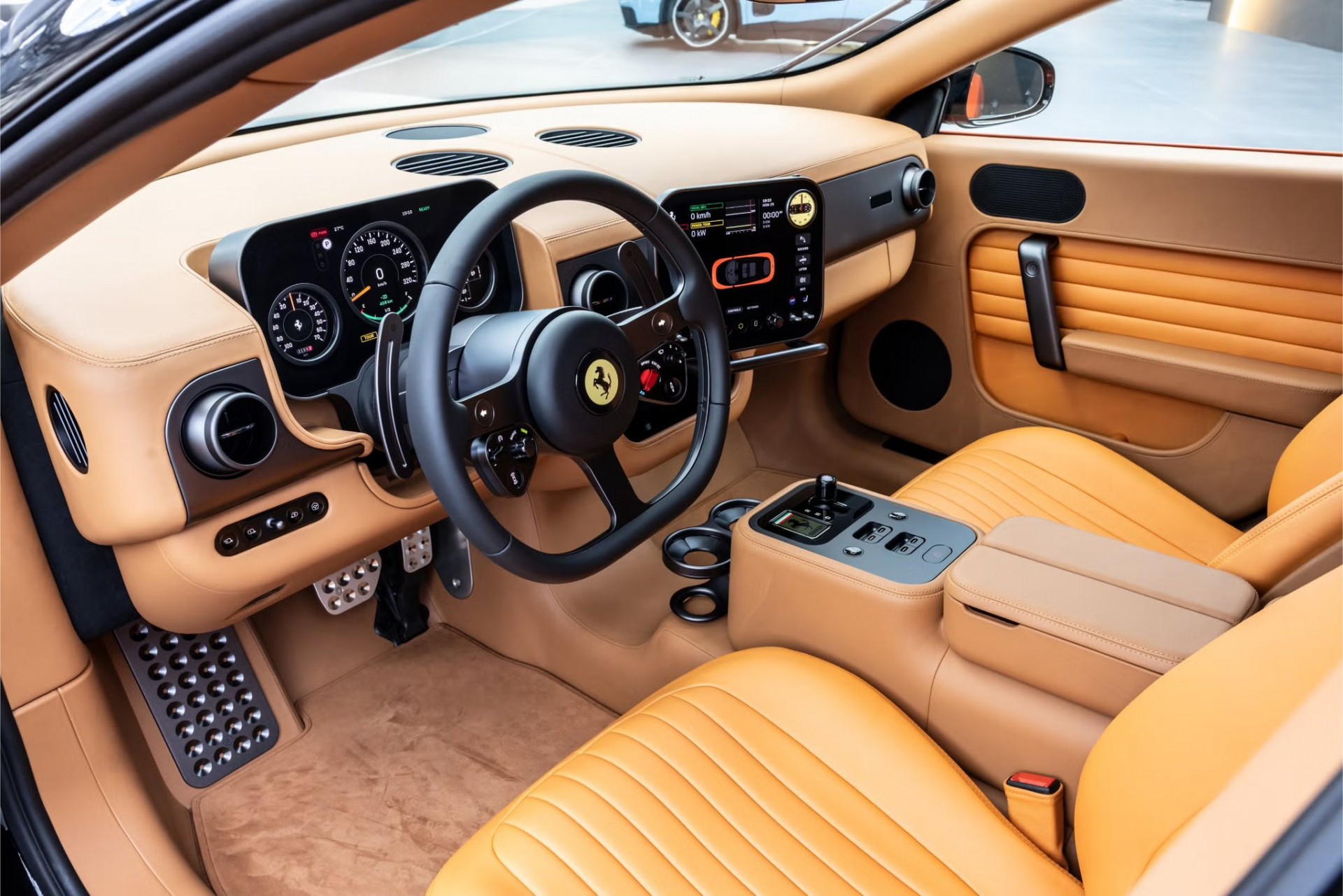 Bị cả thế giới 'chê', Ferrari Luce vẫn bán tốt tại Trung Quốc Bị cả thế giới 'chê', Ferrari Luce vẫn bán tốt tại Trung Quốc