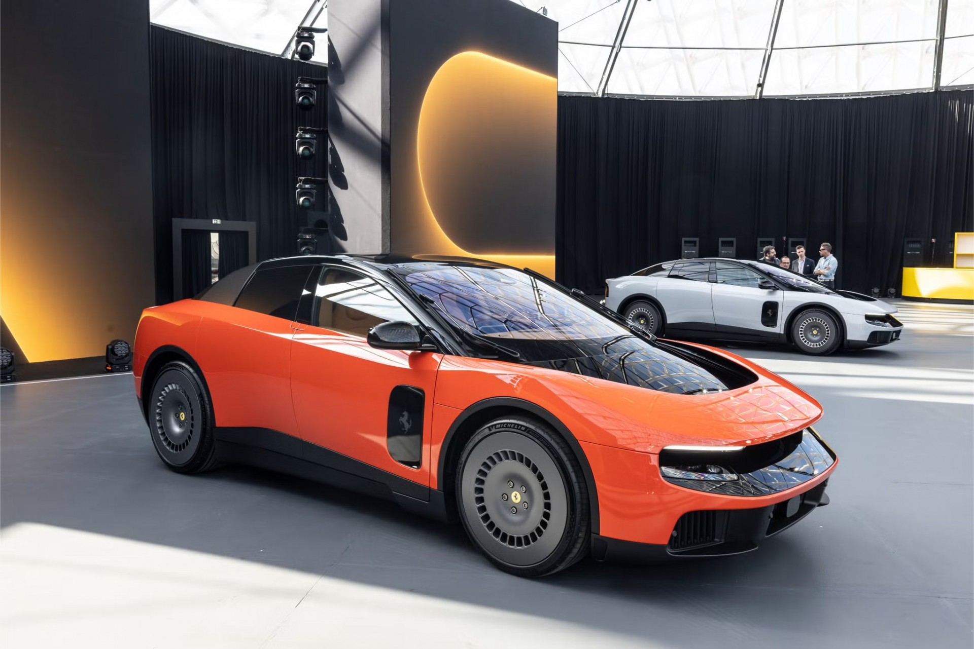 Bị cả thế giới 'chê', Ferrari Luce vẫn bán tốt tại Trung Quốc Bị cả thế giới 'chê', Ferrari Luce vẫn bán tốt tại Trung Quốc