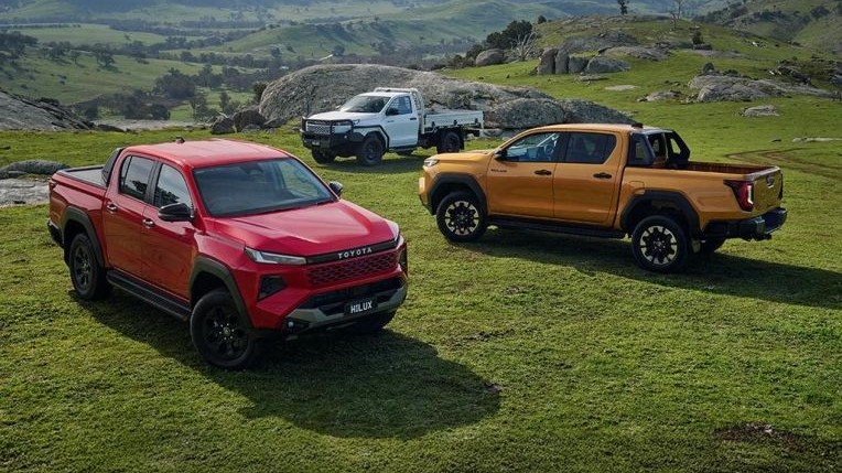 Toyota giảm sản lượng 83.000 xe xuất khẩu, RAV4 và Hilux bị ảnh hưởng