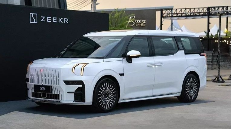 MPV điện Zeekr 009 nhận cọc: Giá 4,2 tỷ, ngang Toyota Alphard - có gì để thuyết phục khách Việt?