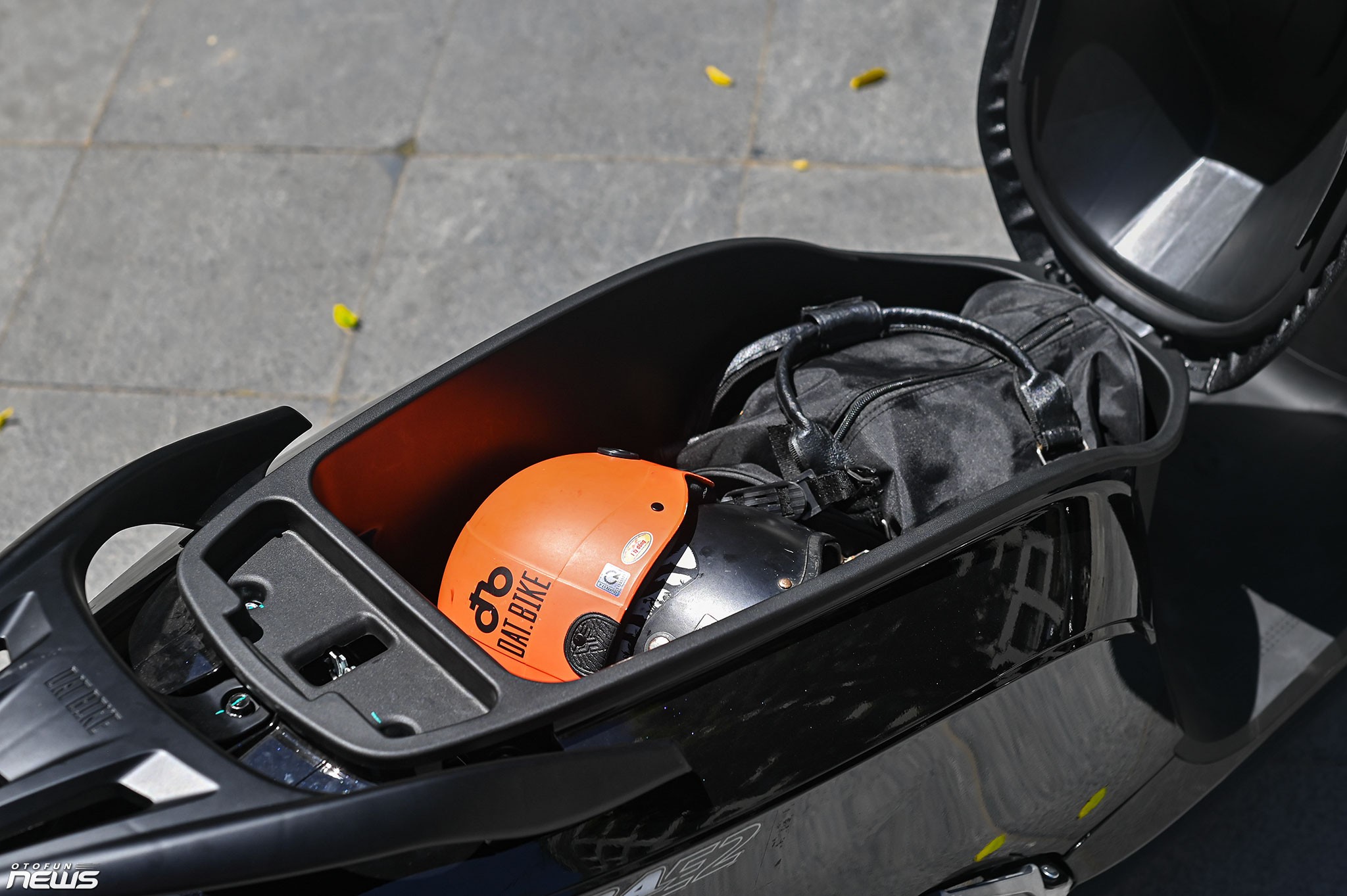 So sánh ERA E1 và ERA E2 - 2 phiên bản của mẫu xe điện mới nhất nhà DatBike So sánh ERA E1 và ERA E2 2 phiên bản của mẫu xe điện mới nhất nhà DatBike