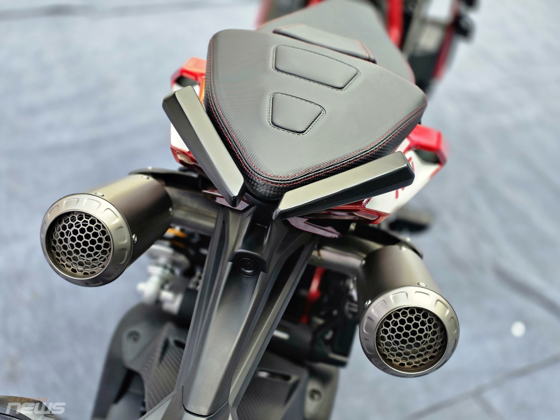 Italjet Dragster 700 Twin về Việt Nam với số lượng 25 xe, giá 428 triệu đồng Italjet Dragster 700 Twin về Việt Nam với số lượng 25 xe, giá 428 triệu đồng