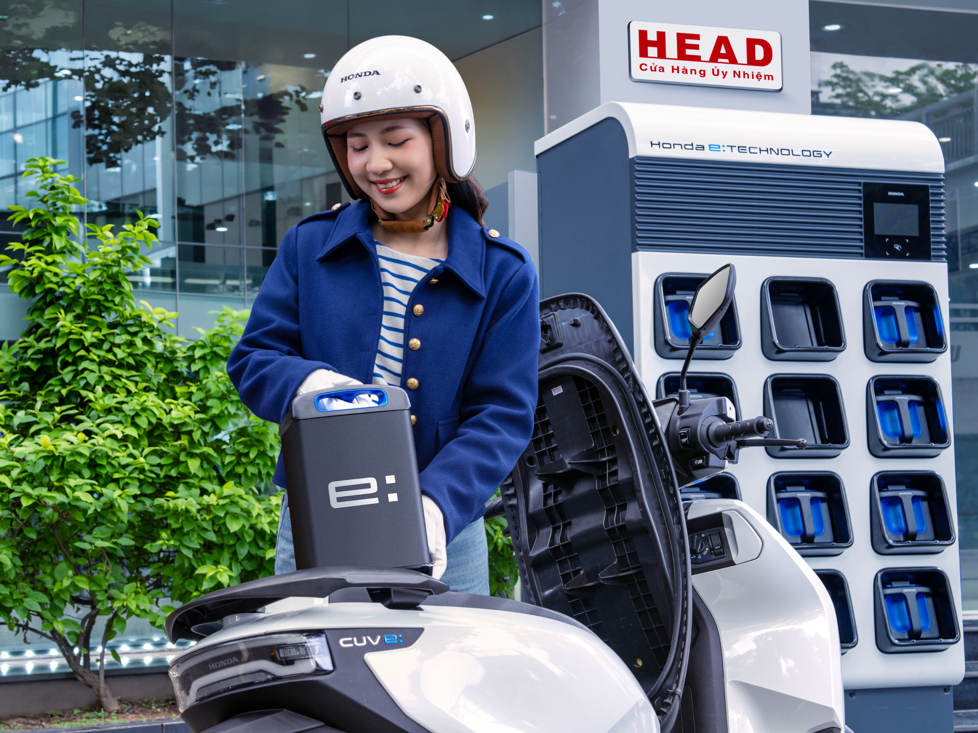 Honda Việt Nam chơi lớn: Ra mắt UC3 và CUV e: kèm trạm đổi pin, có gì để cạnh tranh?